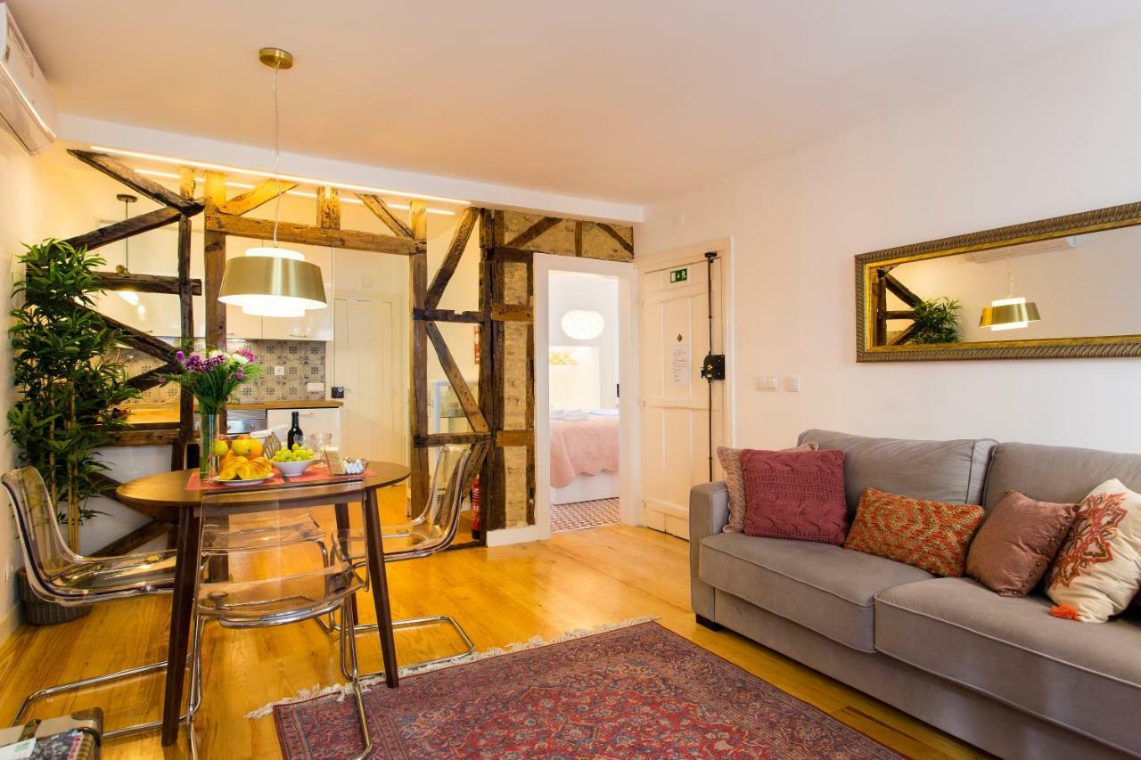 Brand New Bairro Alto Old Style Appartement